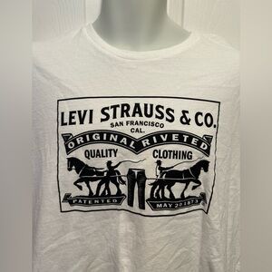 Mens Levi Strauss Tshirt size XL